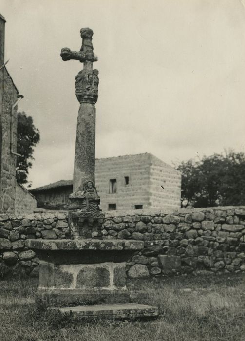 Croix de l'ancien cimetière, vue générale