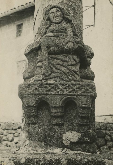 Croix de l'ancien cimetière, détail