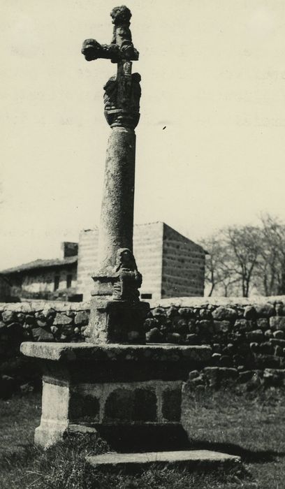 Croix de l'ancien cimetière, vue générale