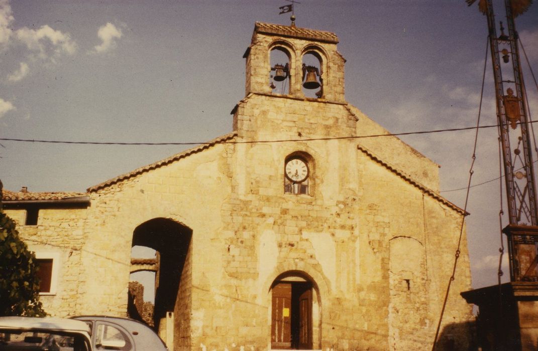 Eglise paroissiale : Façade occidentale, vue générale