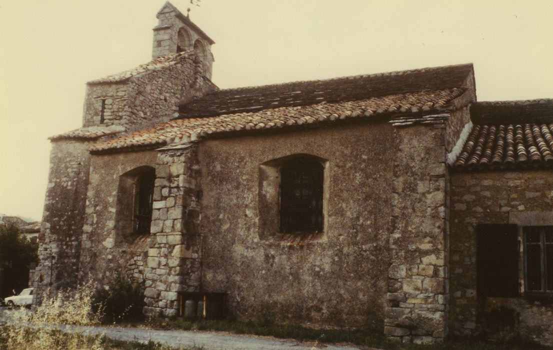 Eglise paroissiale : Façade latérale sud, vue générale