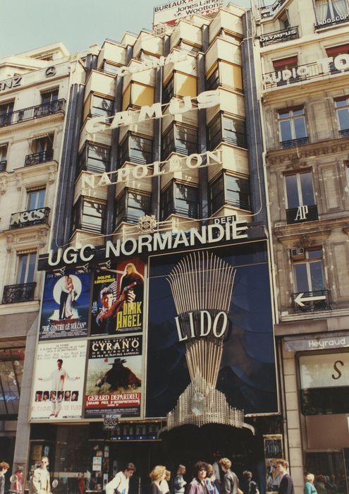 Immeuble : Façade sur rue, vue générale