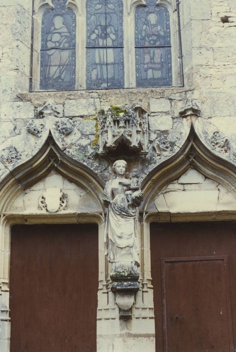 statue : Vierge à l’Enfant