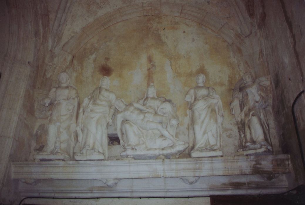 groupe sculpté : Vierge de pitié, statues : Saints martyrs