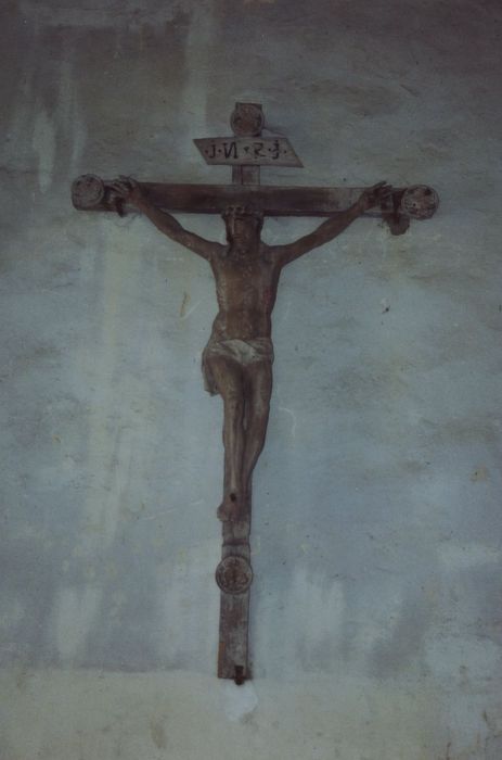 statue : Christ en croix