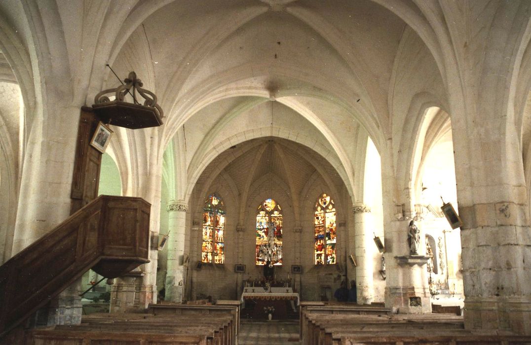 Eglise Saint-Jean-Baptiste : Nef, vue générale