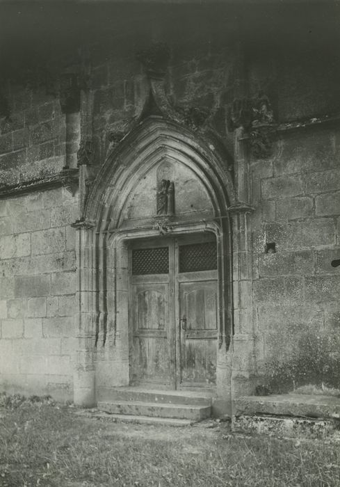 Eglise Saint-Vérain : Portail occidentale, vue générale