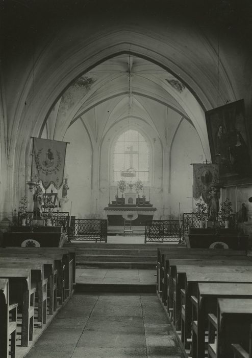 Eglise Saint-Vérain : Nef, vue générale