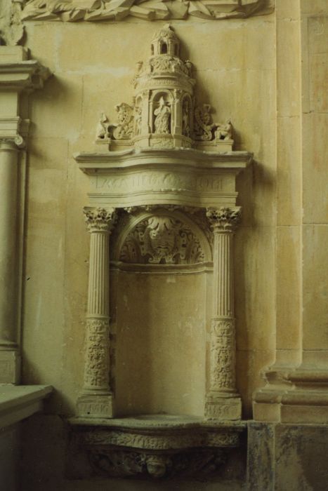 piscine baptimale - © Ministère de la Culture (France), Médiathèque du patrimoine et de la photographie, tous droits réservés