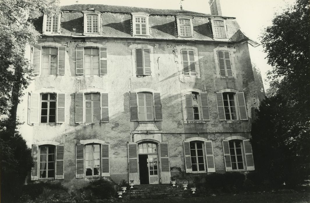 Château : Façade ouest, vue générale