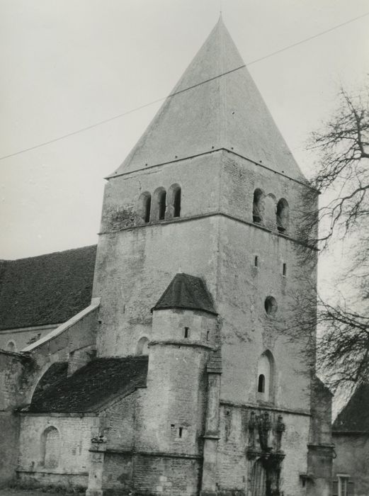 Eglise Saint-Valentin : Clocher, élévations nord et ouest, vue générale