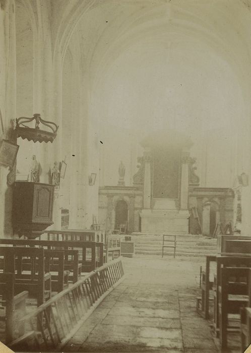 Eglise Saint-Valentin : Choeur, vue générale