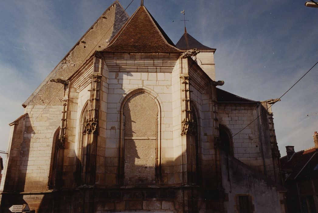 Eglise Saint-Romain : Chevet, vue générale