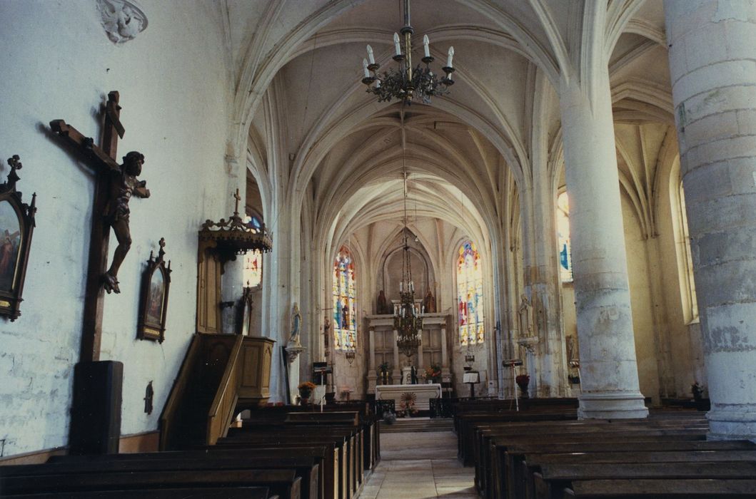 Eglise Saint-Romain : Nef, vue générale