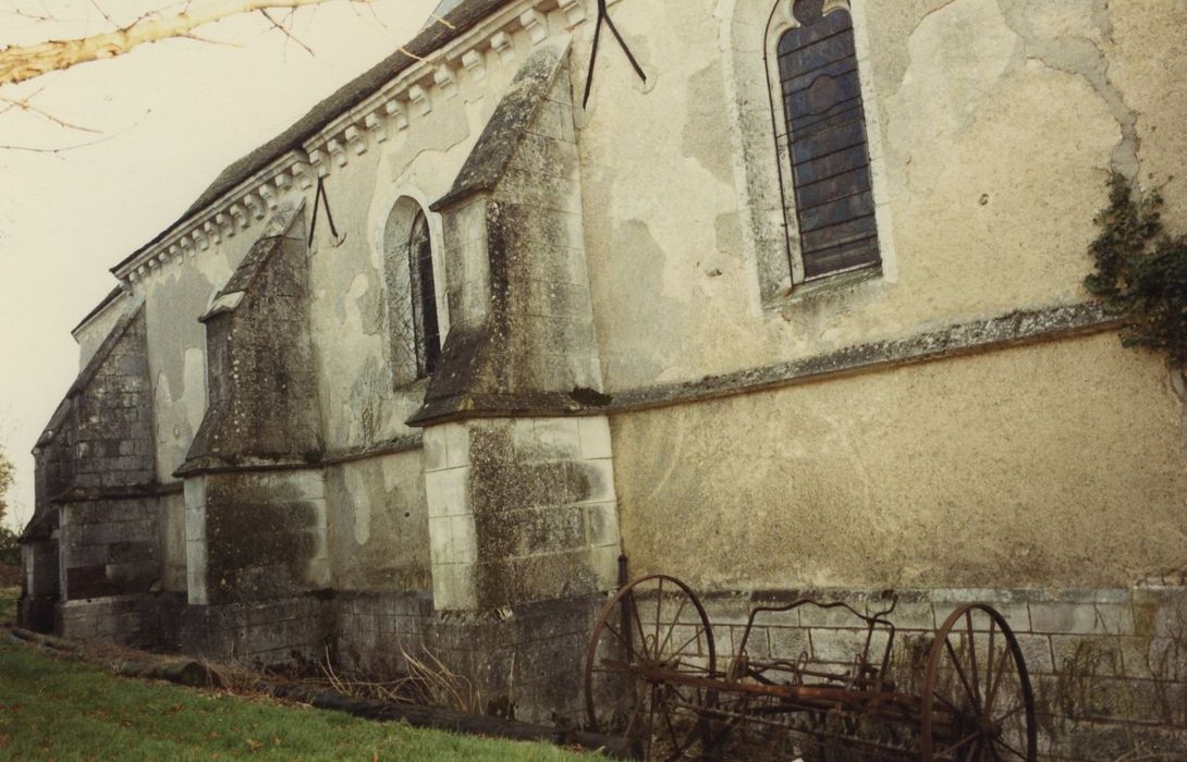 Eglise paroissiale : Façade latérale nord, vue partielle