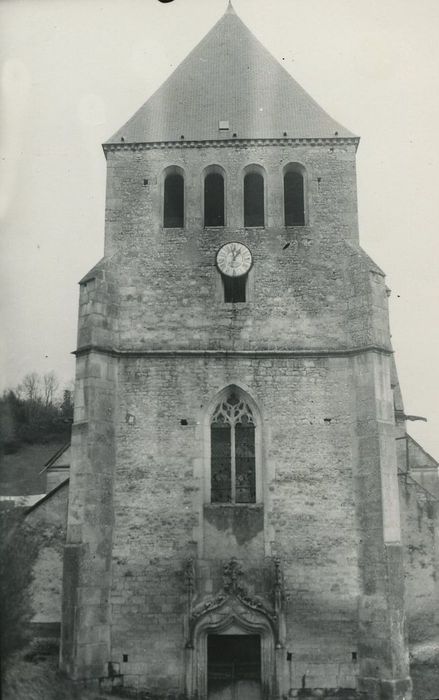 Eglise Saint-Marcel : Façade occidentale, vue générale