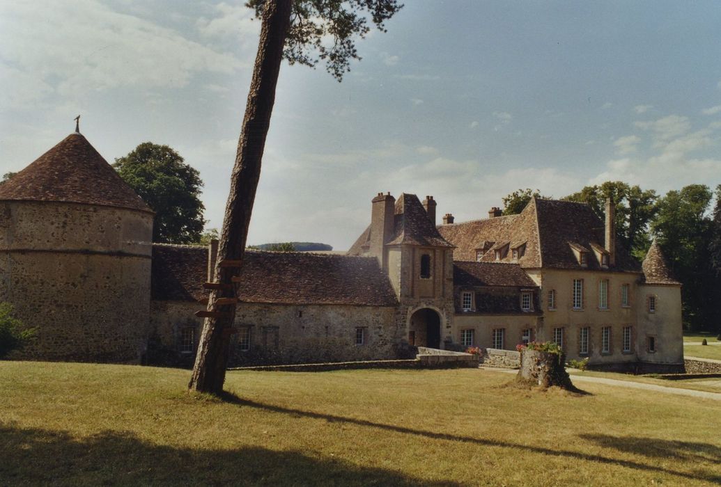 Château de Bois-le-Roi : Ensemble est, vue générale