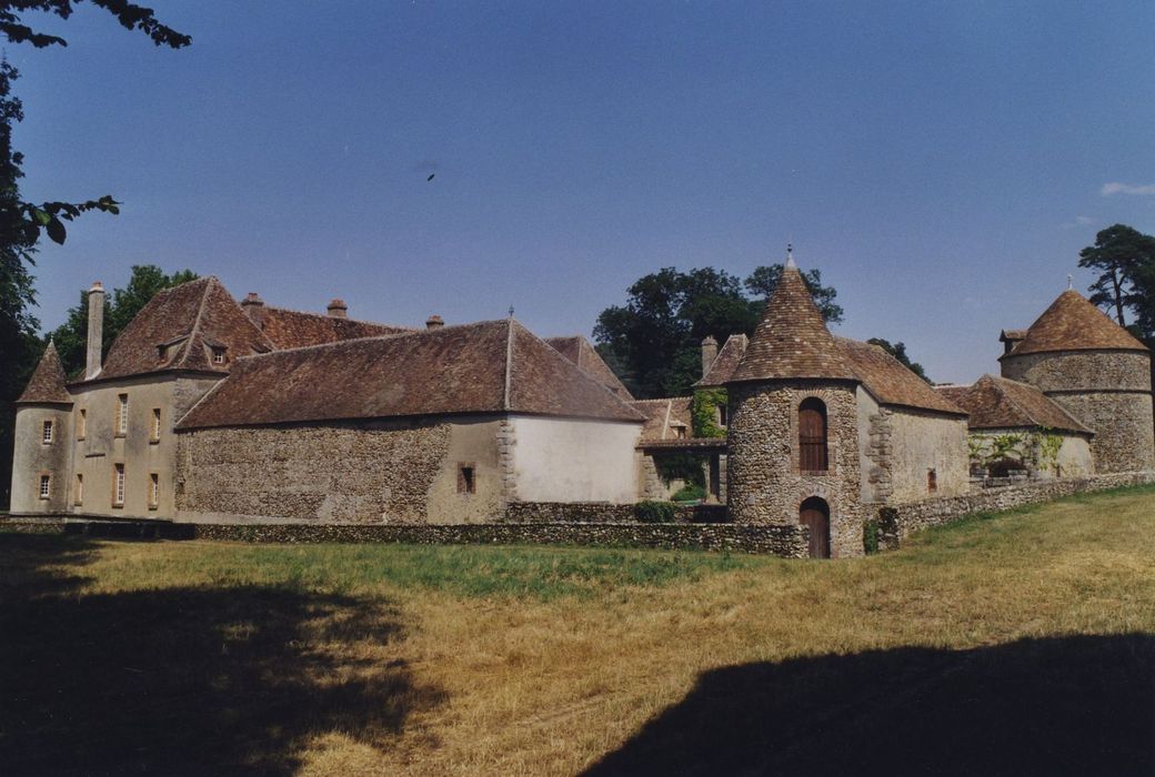 Château de Bois-le-Roi : Ensemble sud-est, vue générale