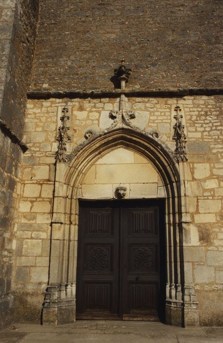 Eglise Saint-Christophe : Portail occidental, vue générale