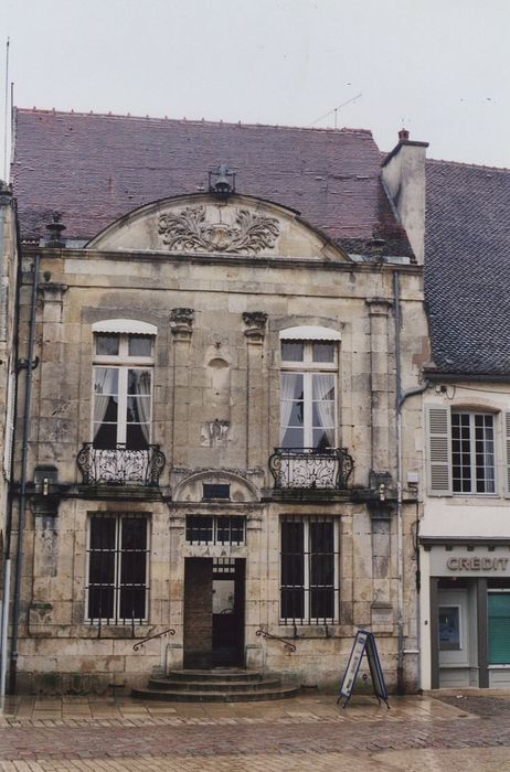 Hôtel de ville : Façade sur rue, vue générale