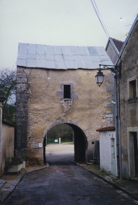 Porte fortifiée (ancienne) : Elévation est, vue générale