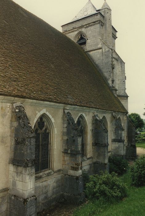 Eglise Notre-Dame : Façade latérale nord, vue partielle