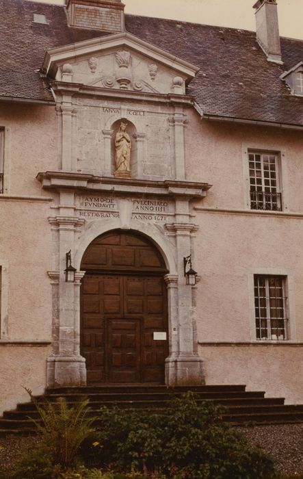 Ancienne chartreuse : Porte d’accès nord, vue générale