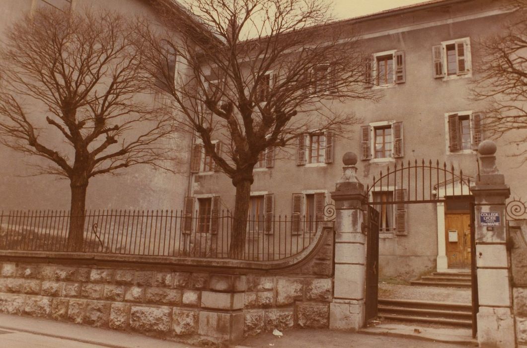 Couvent des Bernardins (ancien) : Façade sud, vue partielle