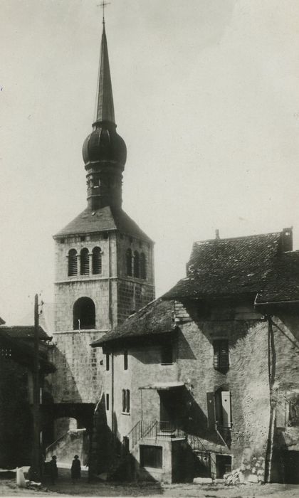 Eglise paroissiale : Clocher, vue générale