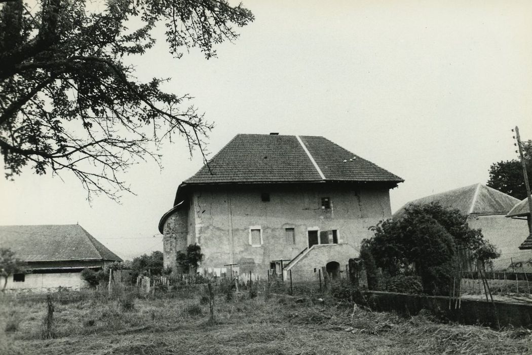 Maison-forte de la Sauffaz : Façade est, vue générale