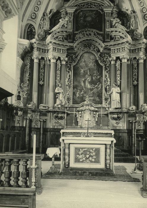 autel, retable, tableau : saint Nicolas, statues : saint Roch, saint Etienne (maître-autel)