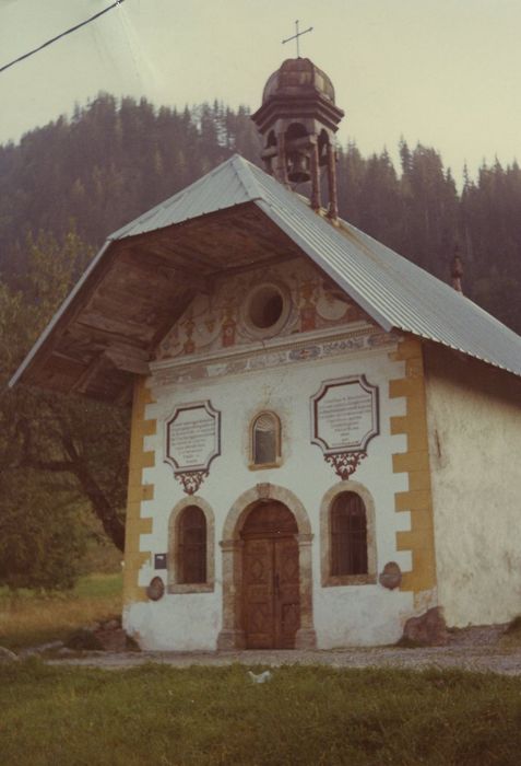 Chapelle des Chattrix : Façade est, vue générale