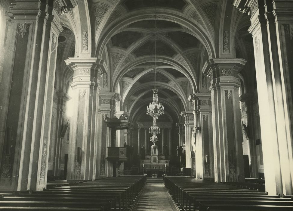 Eglise Saint-Jacques : Nef, vue générale