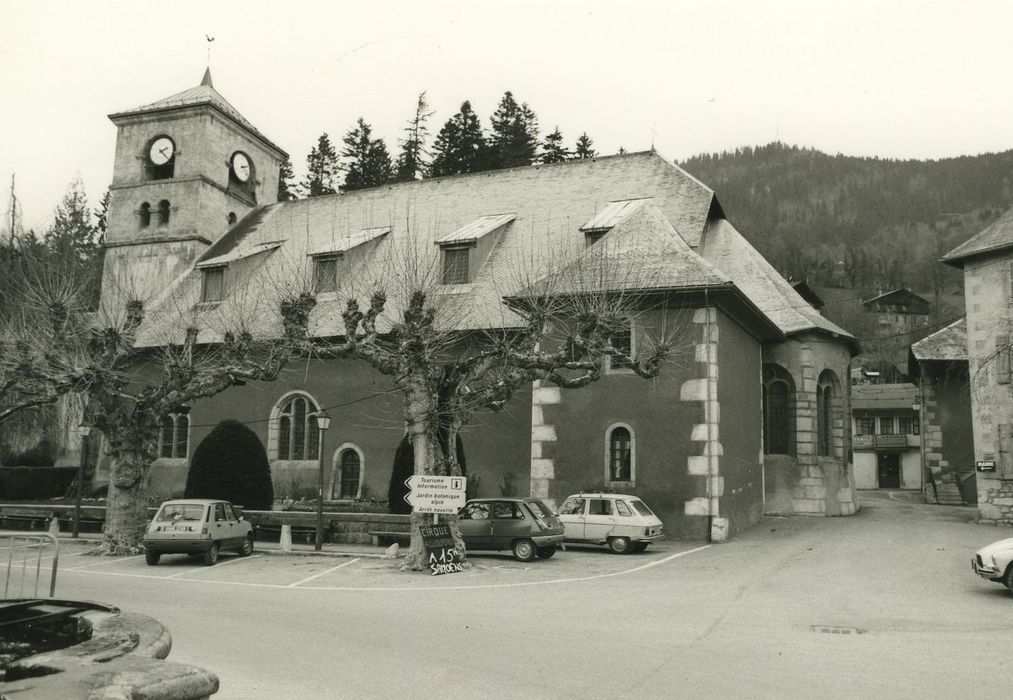 Eglise de l'Assomption-de-Marie : Façade latérale sud, vue générale