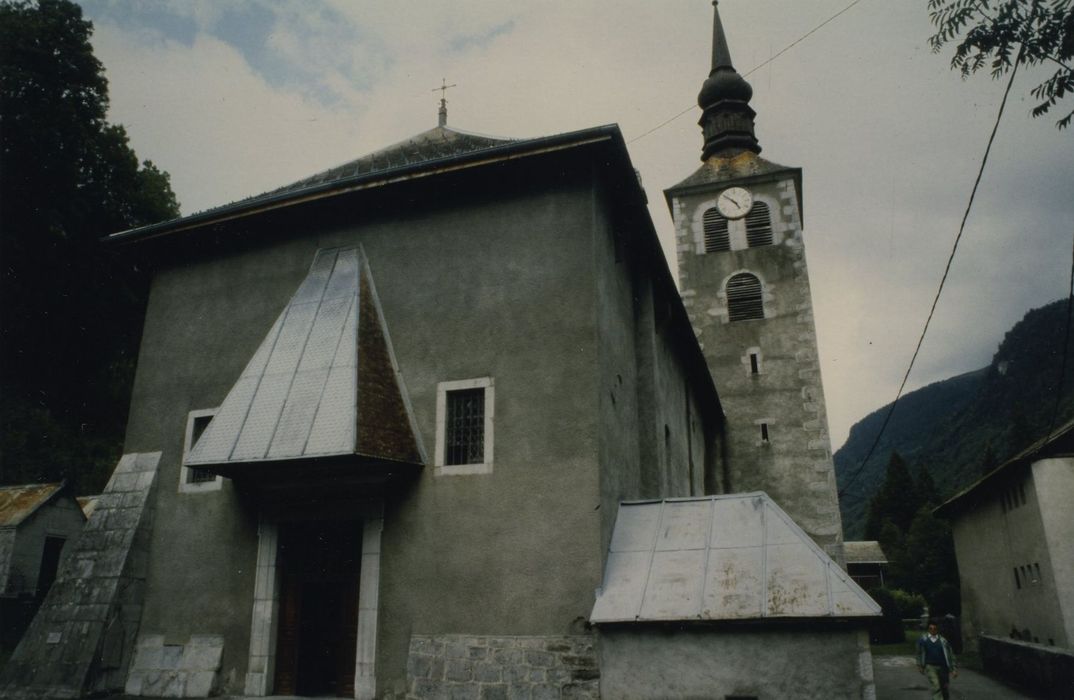 Ancienne abbaye de Sixt : Eglise abbatiale, façade ouest, vue générale