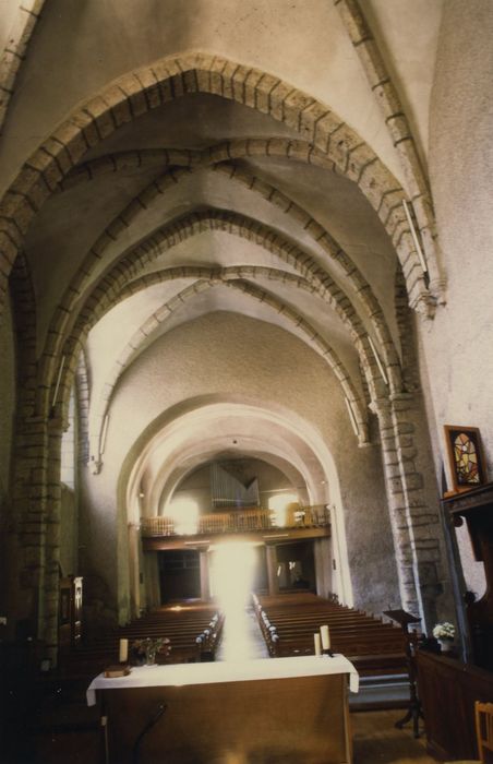 Ancienne abbaye de Sixt : Eglise abbatiale, nef, vue générale