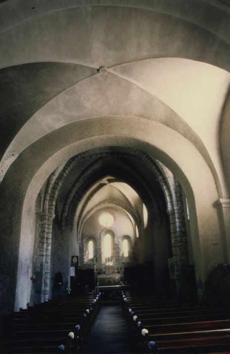 Ancienne abbaye de Sixt : Eglise abbatiale, nef, vue générale