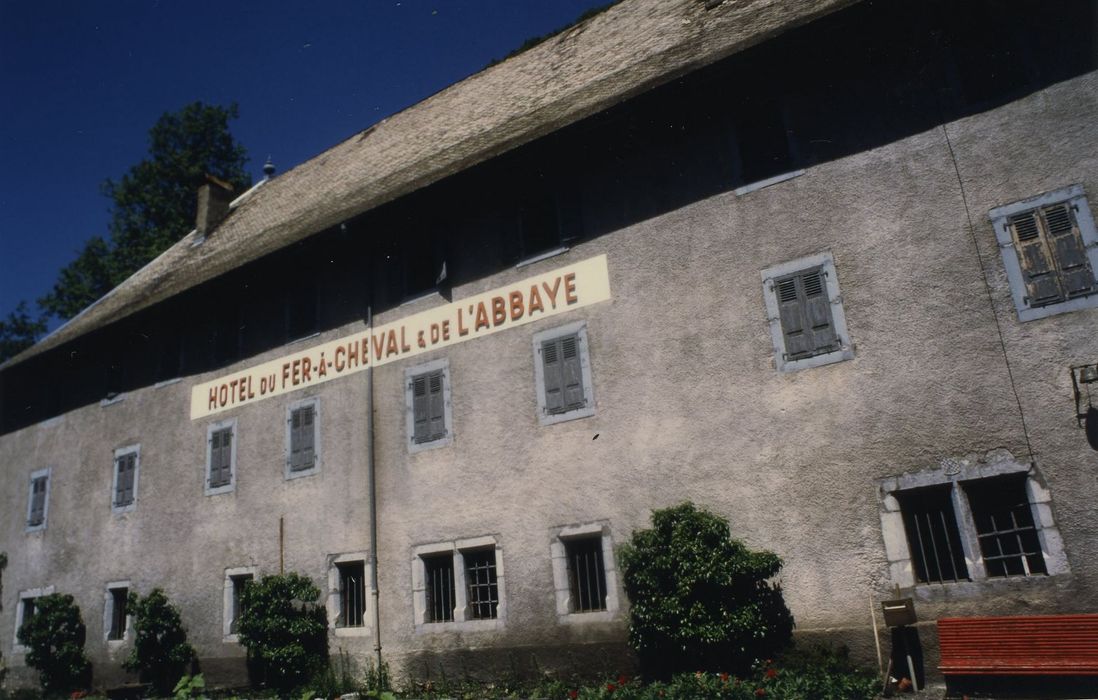 Ancienne abbaye de Sixt : Bâtiment abbatial, façade sud, vue partielle