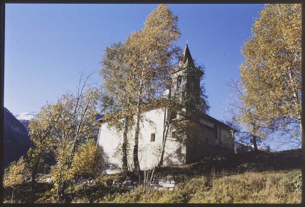 vue générale de la chapelle dans son environnement depuis le Sud-Est