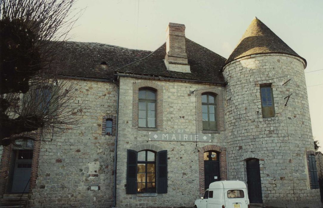 Château : Tour nord-est, vue générale