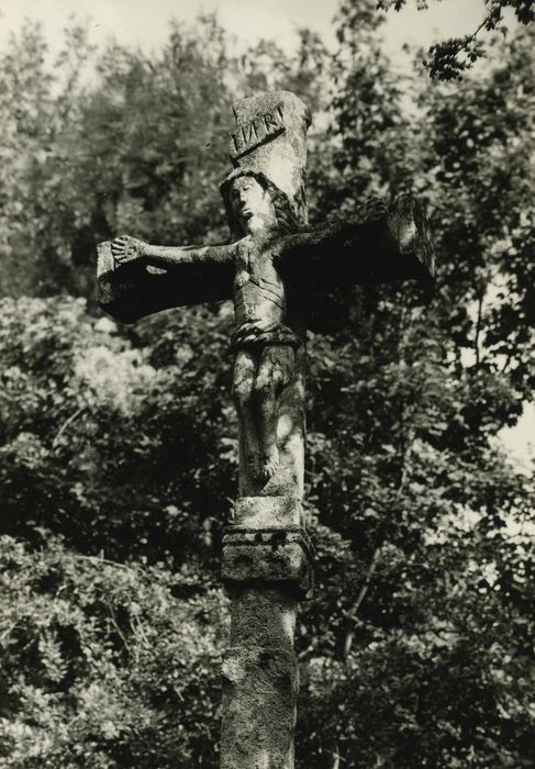 Croix de chemin, vue partielle