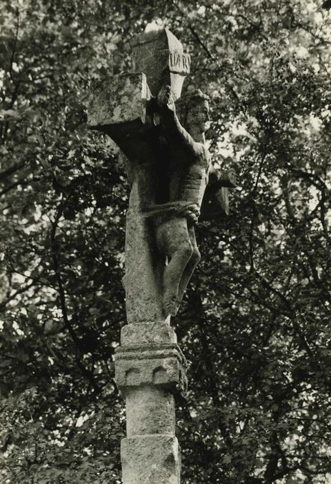 Croix de chemin, vue partielle