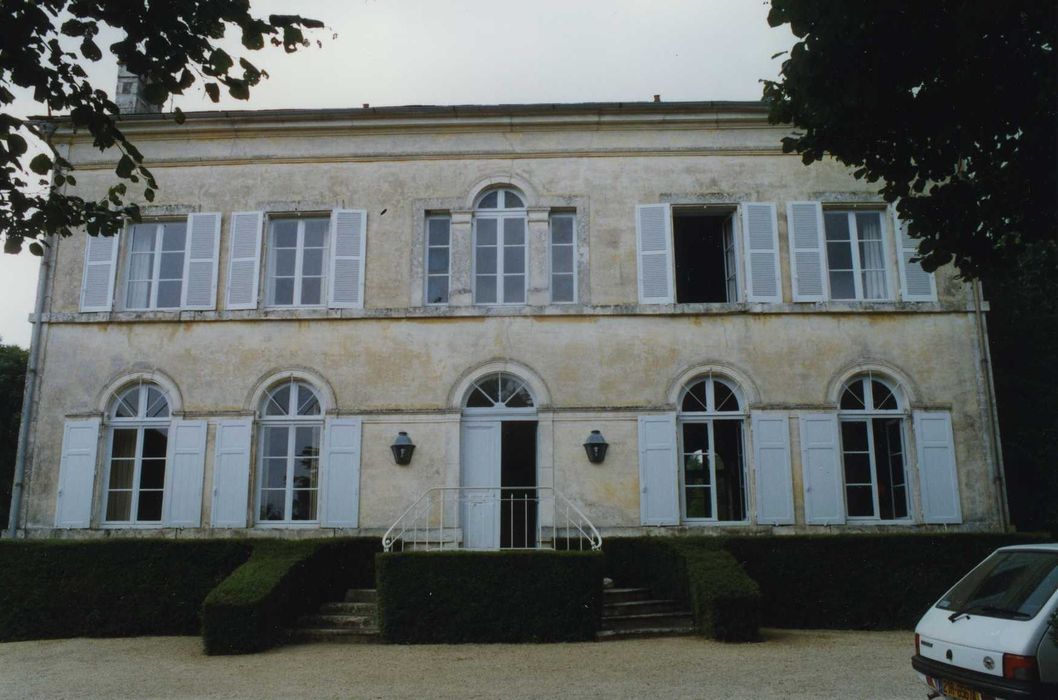 Maison de la Motte : façade antérieure, vue générale