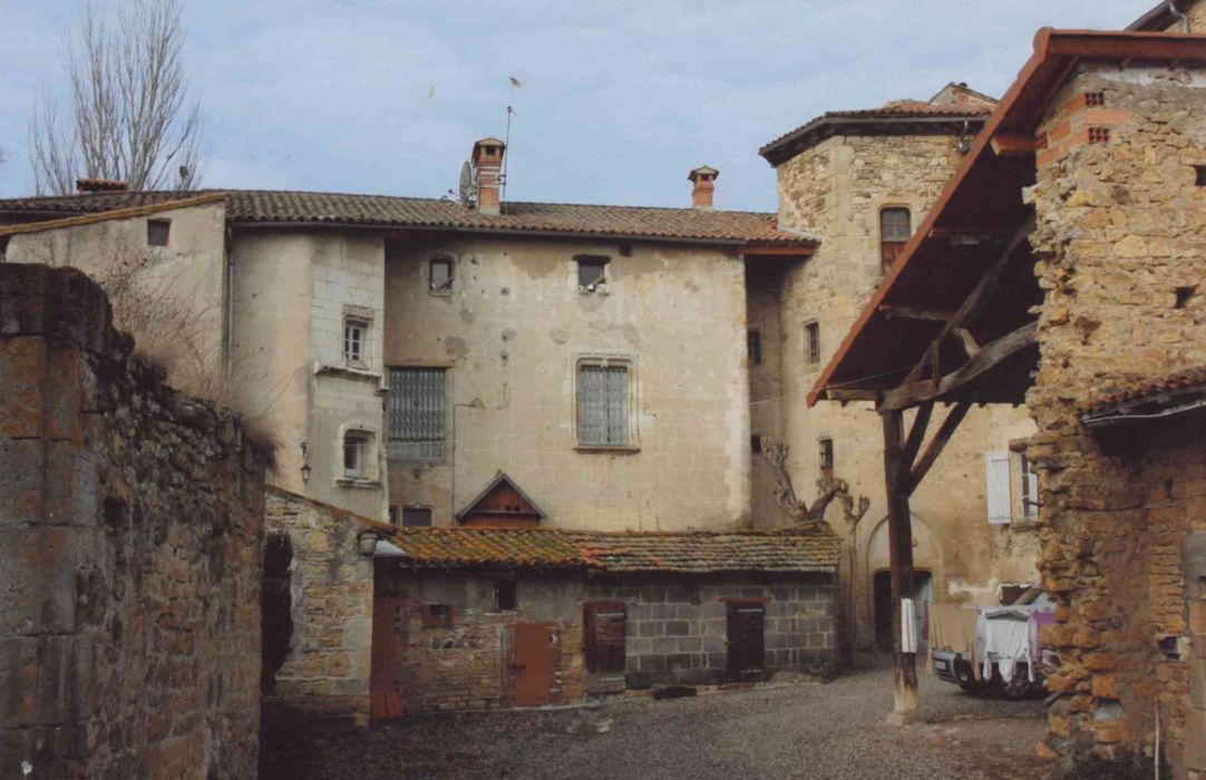 Ancien château : aile ouest, façade est, vue générale