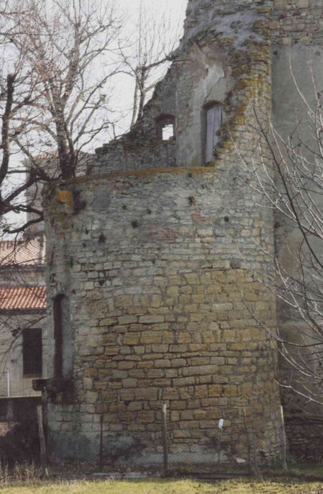 Ancien château : tour nord-ouest, vue générale