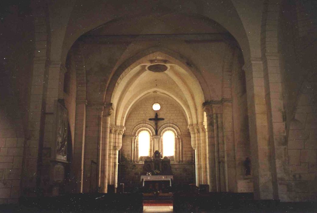 Eglise Saint-Cyr et Sainte-Julitte : nef, vue générale