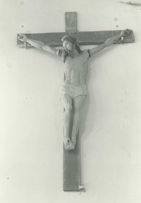 statue : Christ en croix