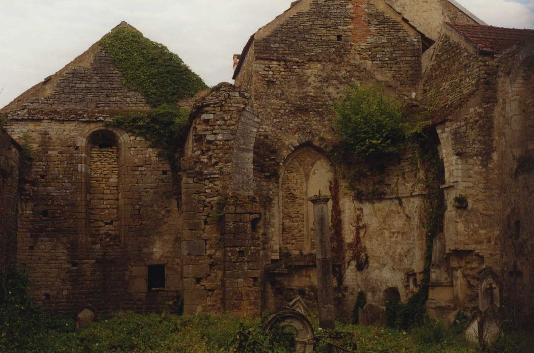 Ancienne église Saint-Pierre : choeur, vue générale