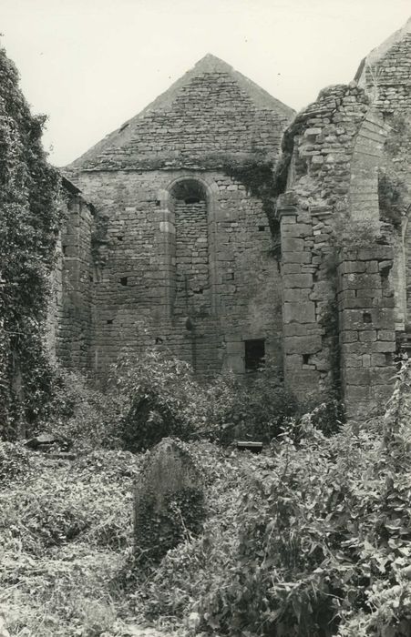 Ancienne église Saint-Pierre : choeur, vue générale