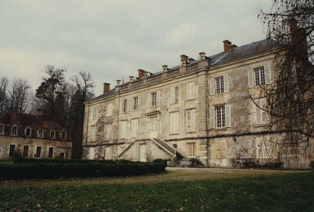 Château : façade sud, vue générale